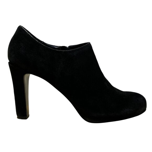 Tahari Sincere Women’s Black Suede Leather Slip-On Heeled Booties Size 9M - Picture 1 of 11